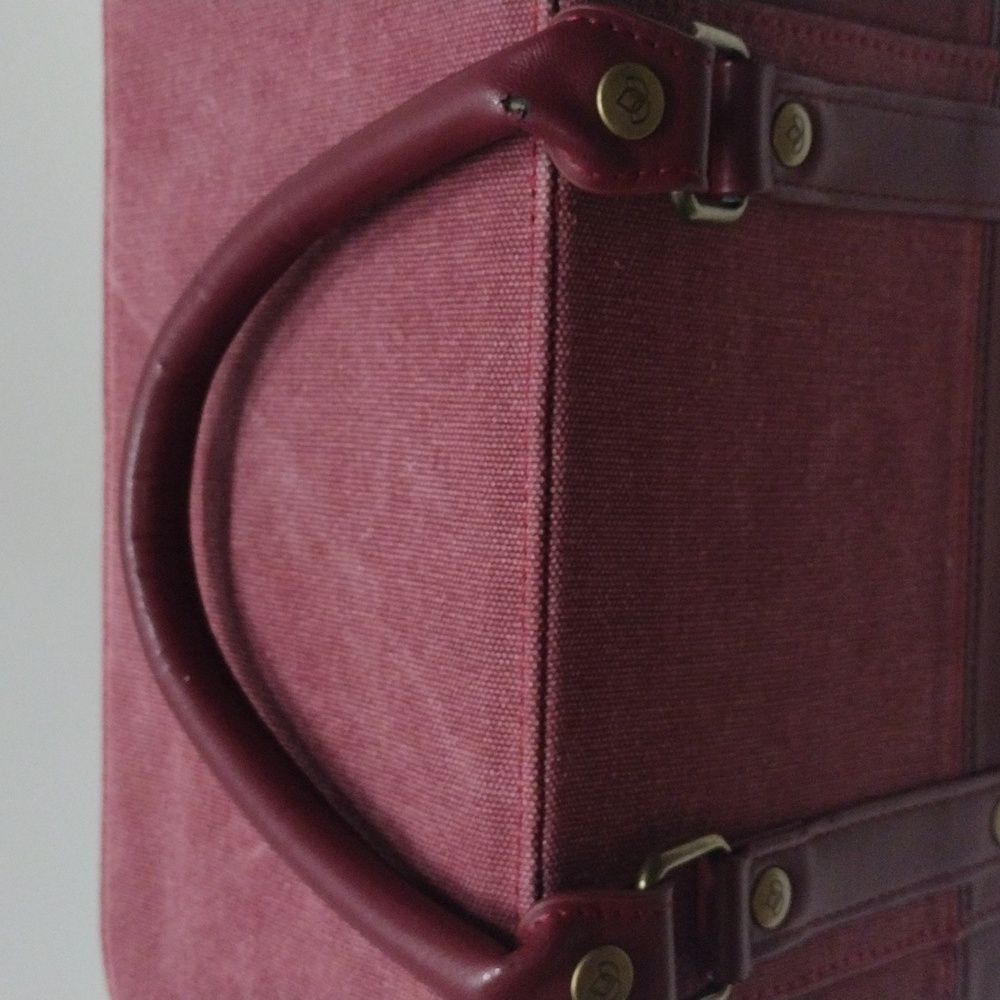 della Q Markers Train Case-Maroon - Picture 7 of 16
